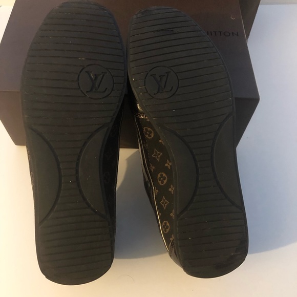 Louis Vuitton Sneakers Size 8 - Picture 7 of 10